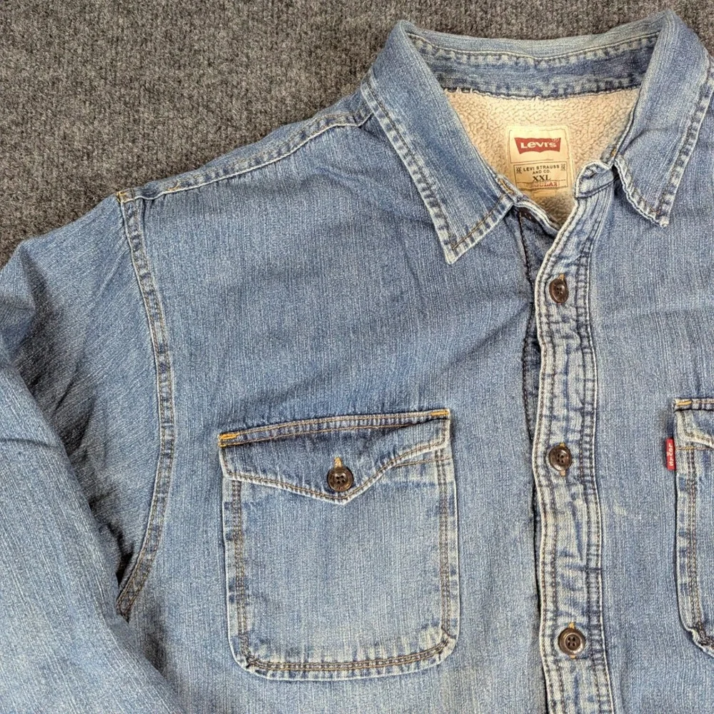 Levis Mens XXL Blue Denim Sherpa Lined Button Down Shirt Thrashed Distressed